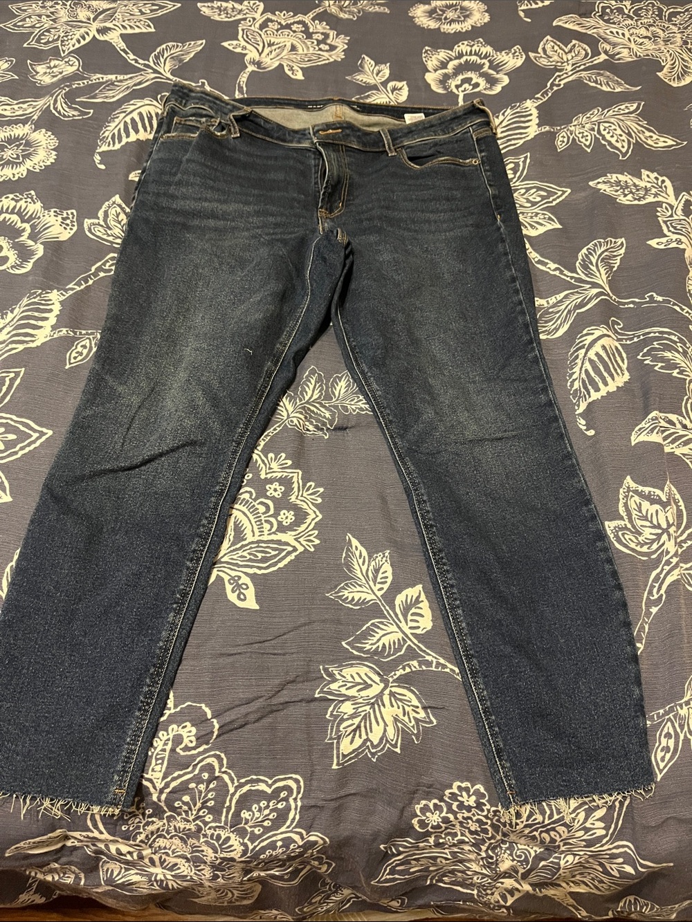 Old Navy Women’s Dark Indigo Skinny Jeans